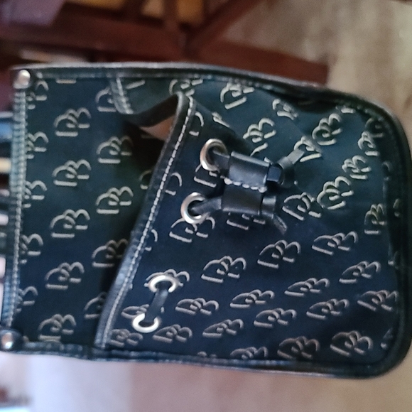 Dooney and bourke signature shoulder bag - Picture 2 of 5